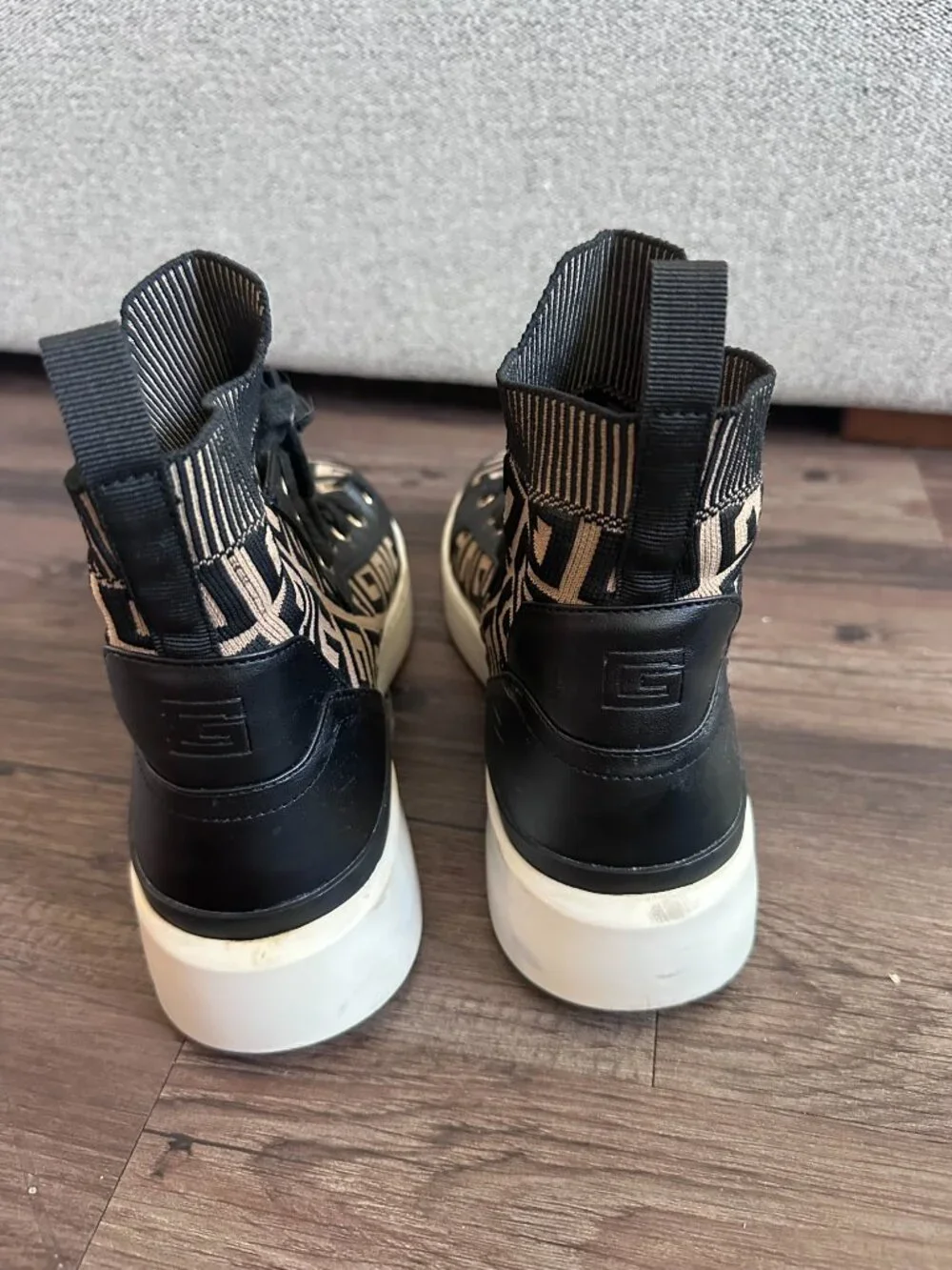 Guess Mannen Logo Knit High-Top Sneakers - Size 9.5